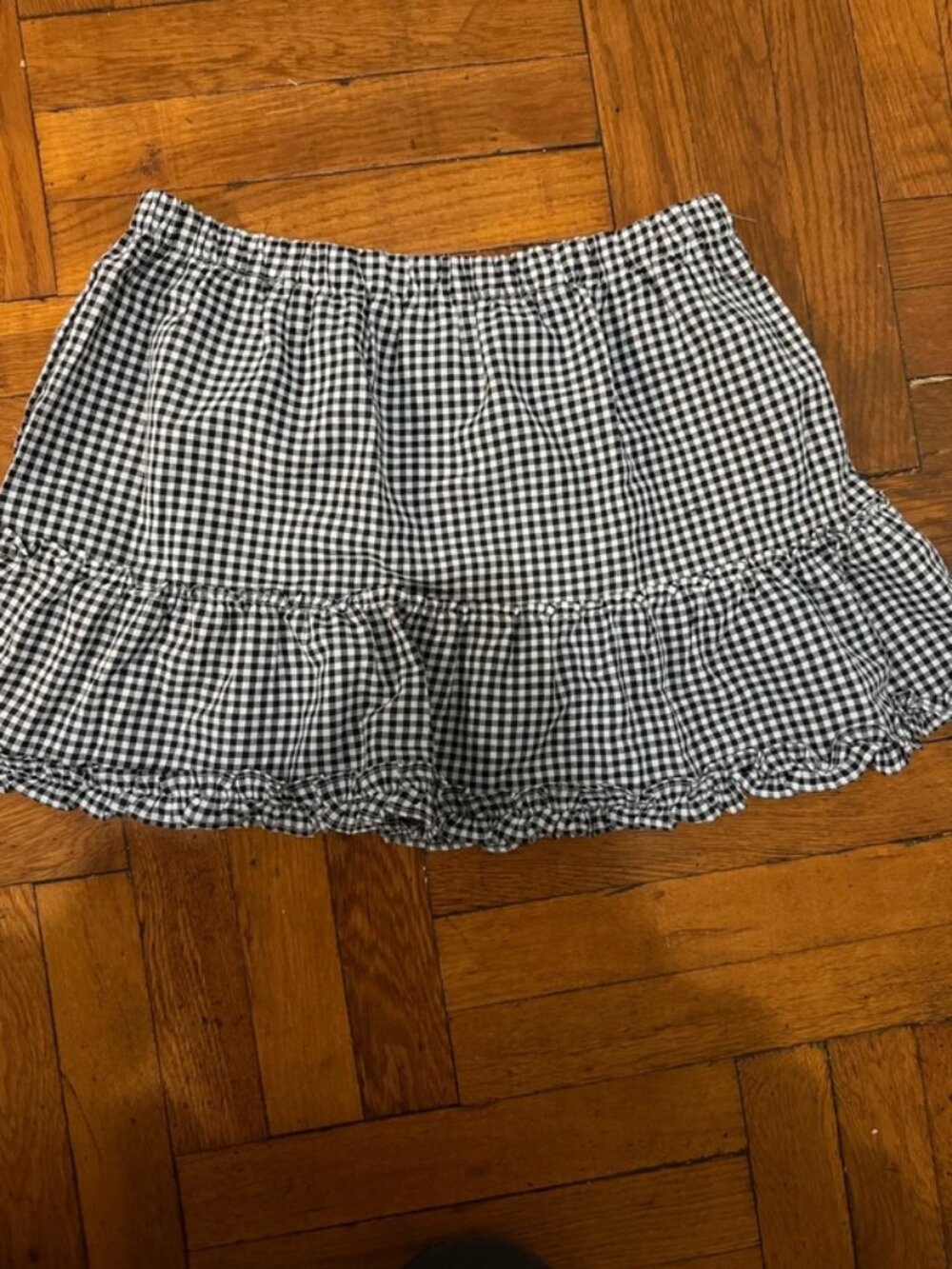 Almost Famous Skirt with ruffles M